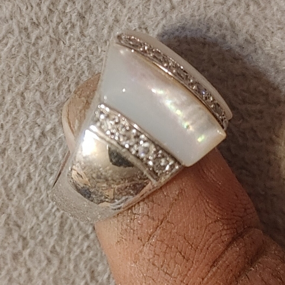 Ladies Silver and Opal? Cocktail Ring - Picture 8 of 8